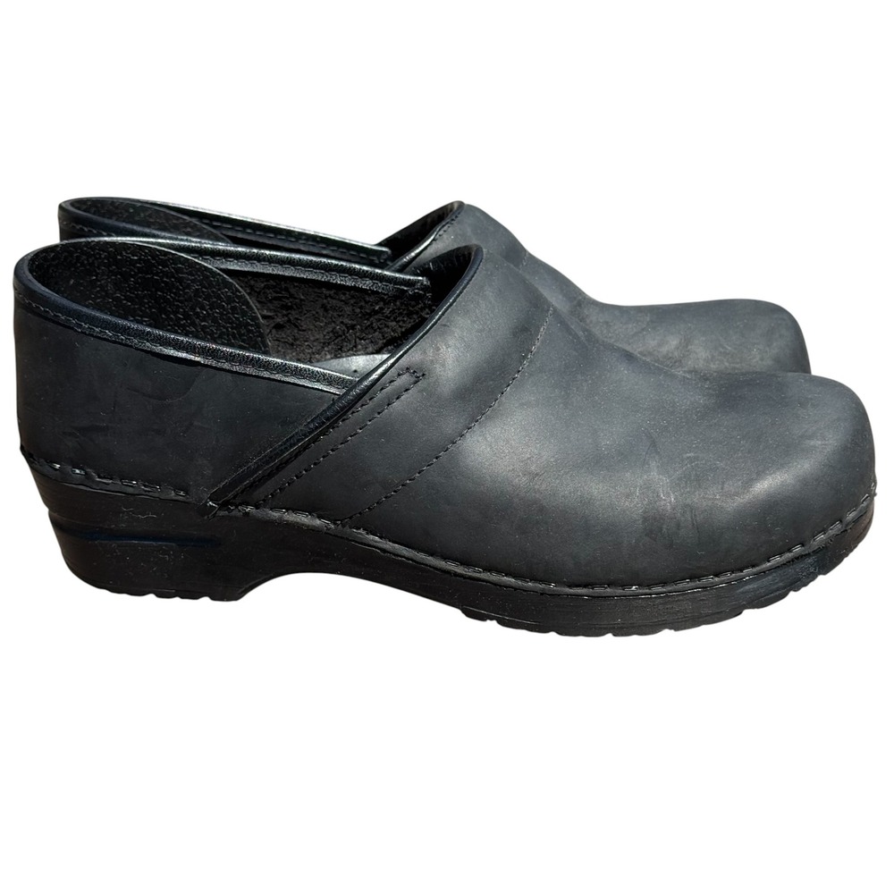 Dansko Professional Black Oiled Leather Clogs Narrow EU 41 Womens 10.5-11 Mens 8